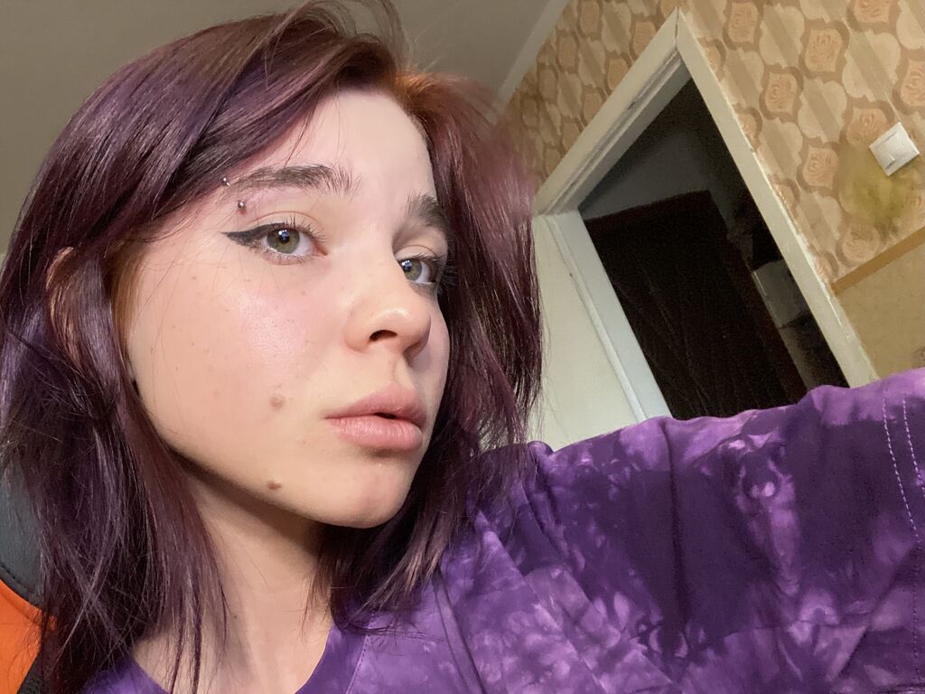 ChloeAston></p>

       
    </div>
    </div>
</div>
<div class=